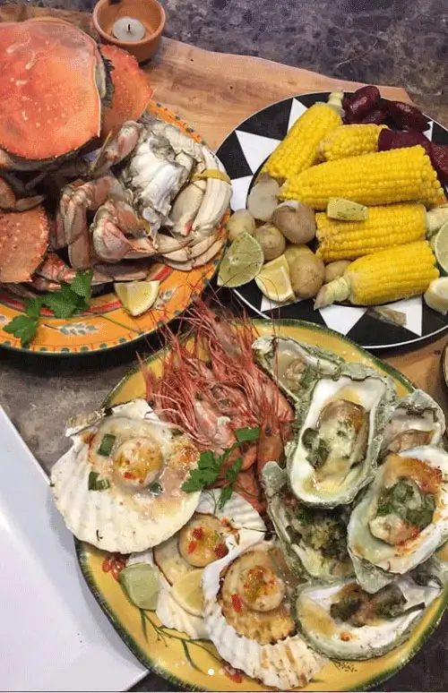 Kettle o Fish Baked Oysters Lobster and corn picnic meal